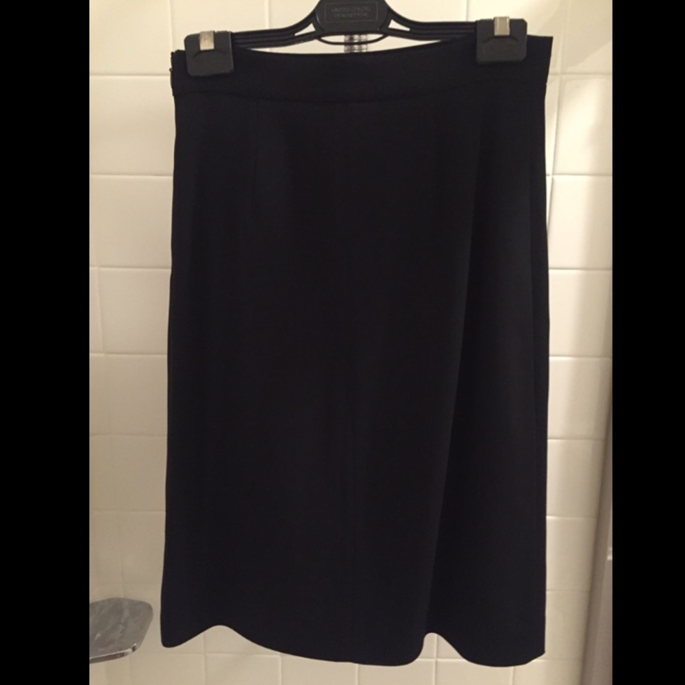 Black Valentino Classic Skirt in size 40 -> 4